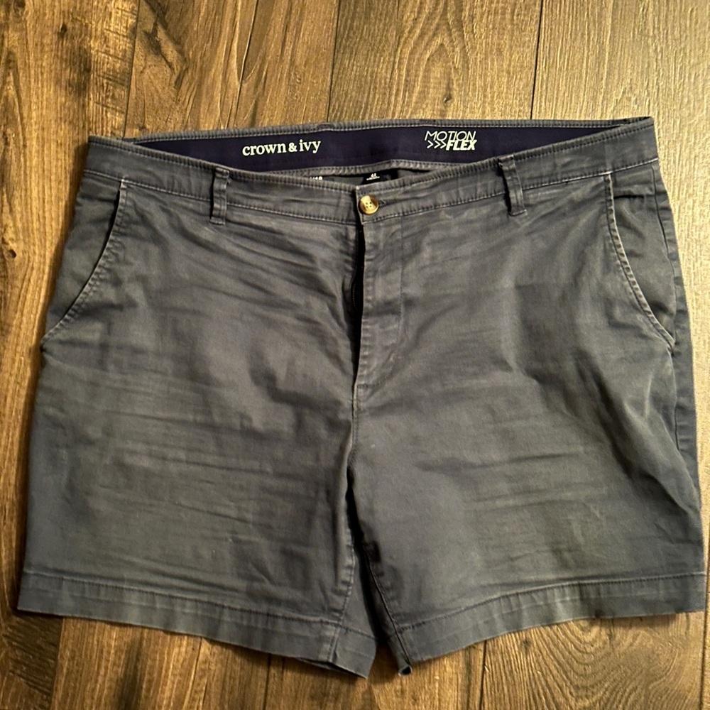 Crown & Ivy Shorts